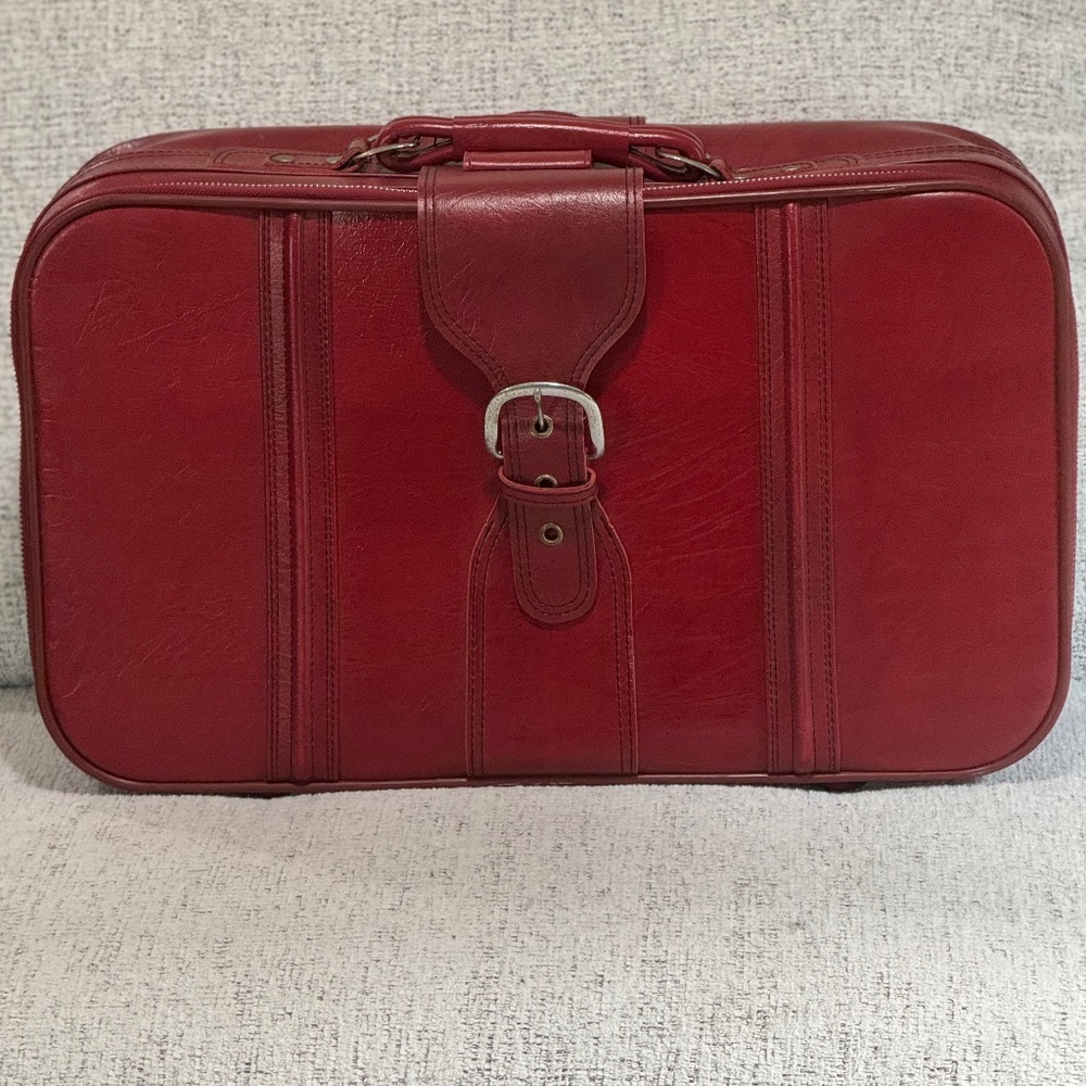 Vintage 1960-1970’s Red/Burgundy Vinyl Suitcase